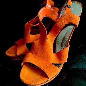 Bakers Orange Platform Swede Sandals Size 10